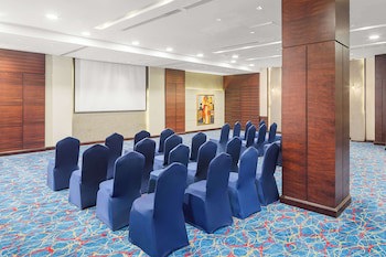 Hilton Alexandria Green Plaza