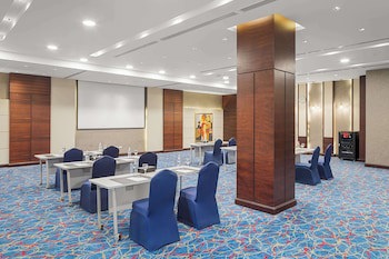 Hilton Alexandria Green Plaza
