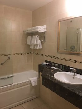 Bracken Court Hotel