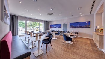 Holiday Inn Express Koln-Mulheim by IHG galeri fotoğrafı