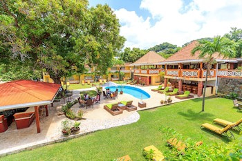 Sunset Shores Beach Hotel