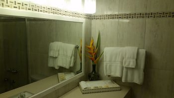 Sunset Shores Beach Hotel