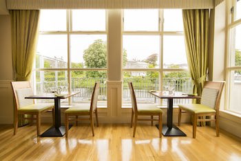 Riverside Hotel