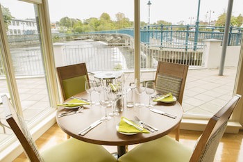 Riverside Hotel