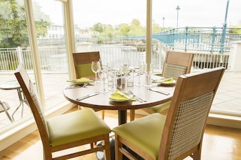 Riverside Hotel