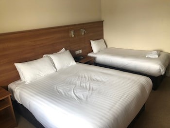 Riverside Hotel