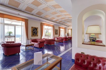 Lloyds Baia Hotel fotoğrafı