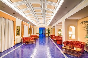 Lloyds Baia Hotel fotoğrafı