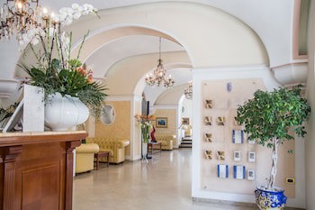 Lloyds Baia Hotel fotoğrafı