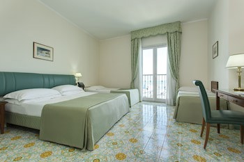 Lloyds Baia Hotel galeri fotoğrafı