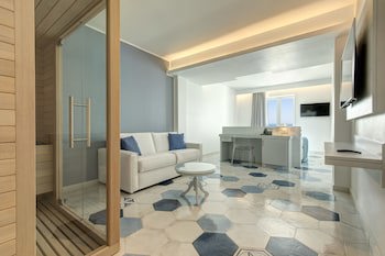 Lloyds Baia Hotel galeri fotoğrafı