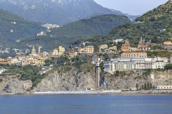 Lloyds Baia Hotel