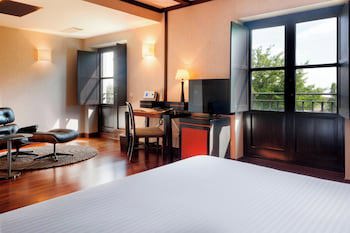 Ac Hotel Palacio De Santa Ana By Marriott