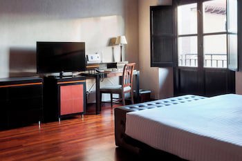 Ac Hotel Palacio De Santa Ana By Marriott