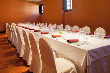 Ac Hotel Palacio De Santa Ana By Marriott