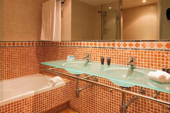 Ac Hotel Palacio De Santa Ana By Marriott