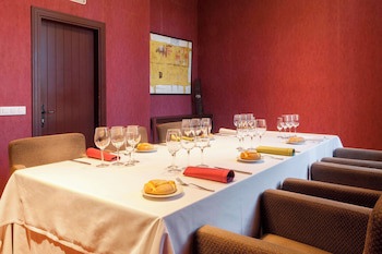 Ac Hotel Palacio De Santa Ana By Marriott