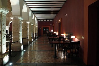Ac Hotel Palacio De Santa Ana By Marriott
