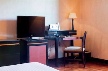 Ac Hotel Palacio De Santa Ana By Marriott