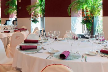 Ac Hotel Palacio De Santa Ana By Marriott
