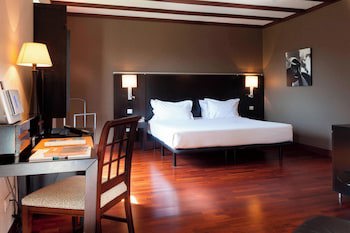 Ac Hotel Palacio De Santa Ana By Marriott