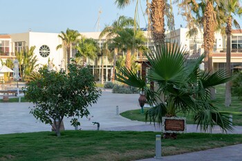 Doubletree By Hilton Sharm El Sheikh - Sharks Bay Resort