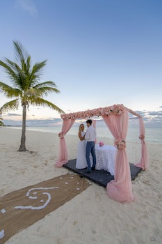 Viva Fortuna Beach By Wyndham, A Trademark All Inclusive