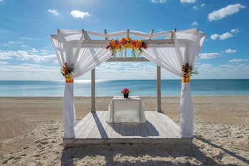 Viva Fortuna Beach By Wyndham, A Trademark All Inclusive