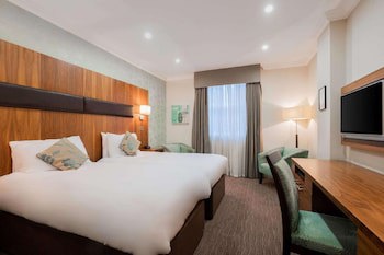 Ramada By Wyndham Cheltenham