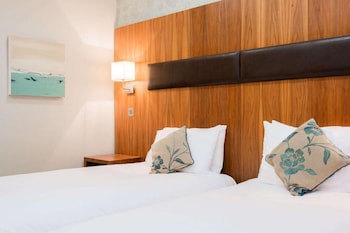 Ramada By Wyndham Cheltenham