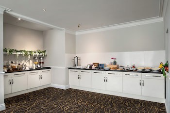 Ramada By Wyndham Cheltenham
