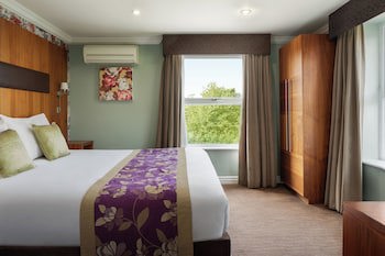 Ramada By Wyndham Cheltenham
