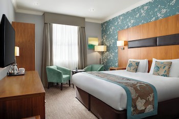 Ramada By Wyndham Cheltenham