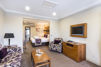 Ramada By Wyndham Cheltenham