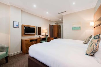 Ramada By Wyndham Cheltenham