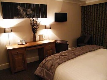 Supreme Inn