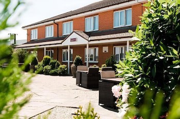 Supreme Inn