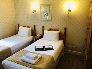 Brook Red Lion Hotel