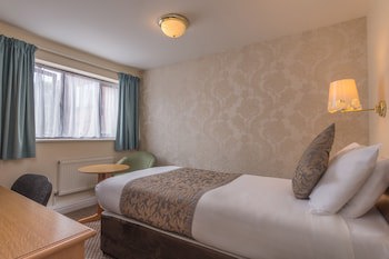 Bridge House Hotel