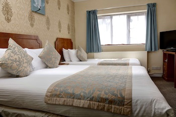 Bridge House Hotel