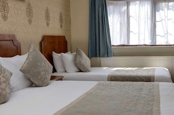 Bridge House Hotel