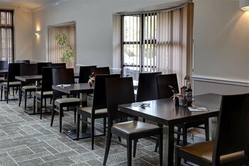 Bridge House Hotel