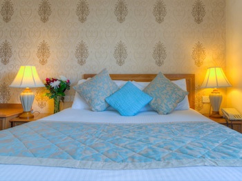 Bridge House Hotel