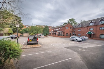 Bridge House Hotel