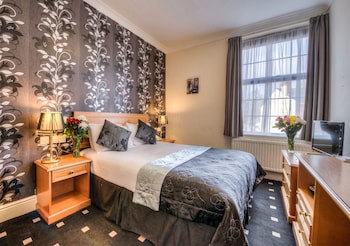 Bridge House Hotel