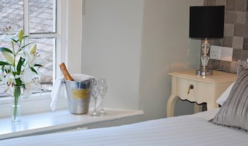 Lakes Hotel And Spa