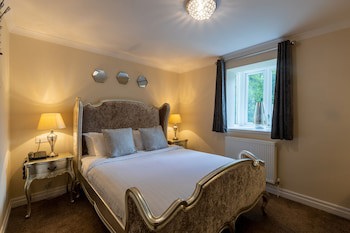 Lakes Hotel And Spa