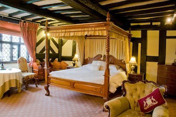 Albright Hussey Manor
