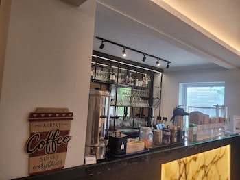 The Gatwick White House Hotel