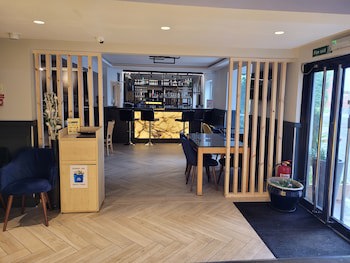 The Gatwick White House Hotel